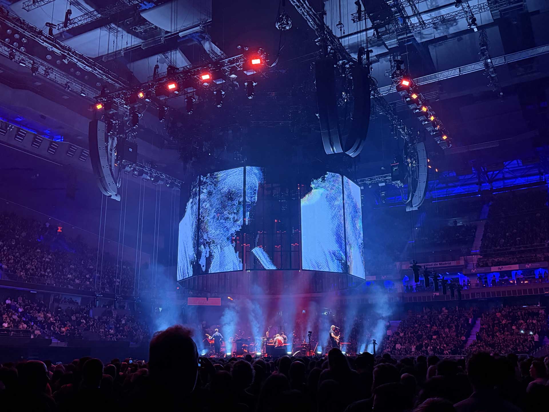 Radiohead tour 2026 with ROE Visual Vanish V8T LED panels